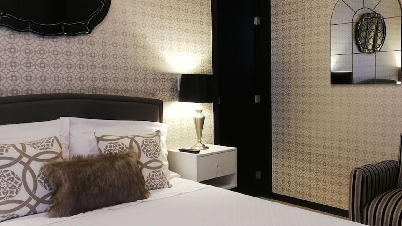 Plaza Foch Area American Style Apartment
