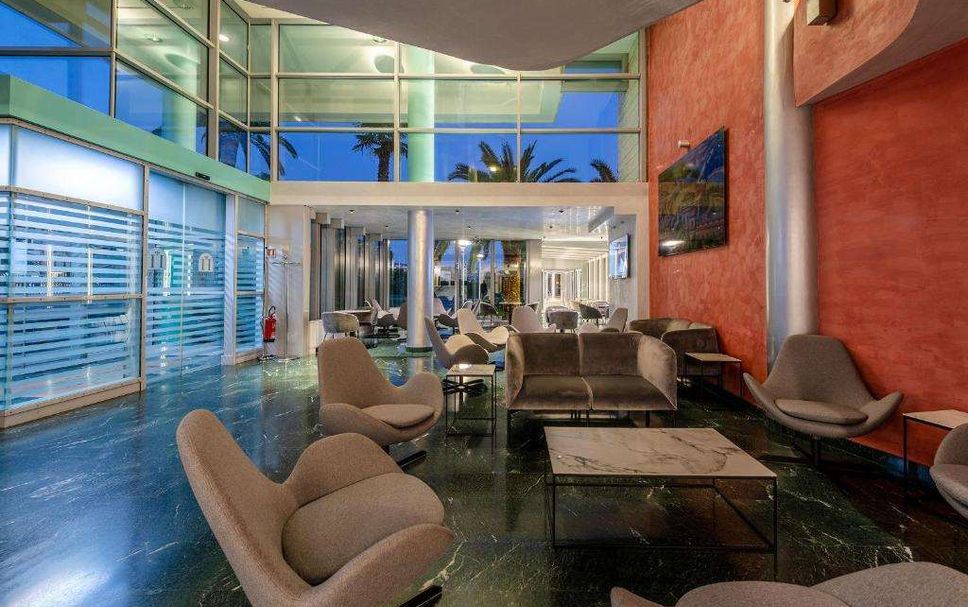 Lounge Photo