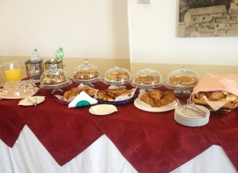 Buffet Photo