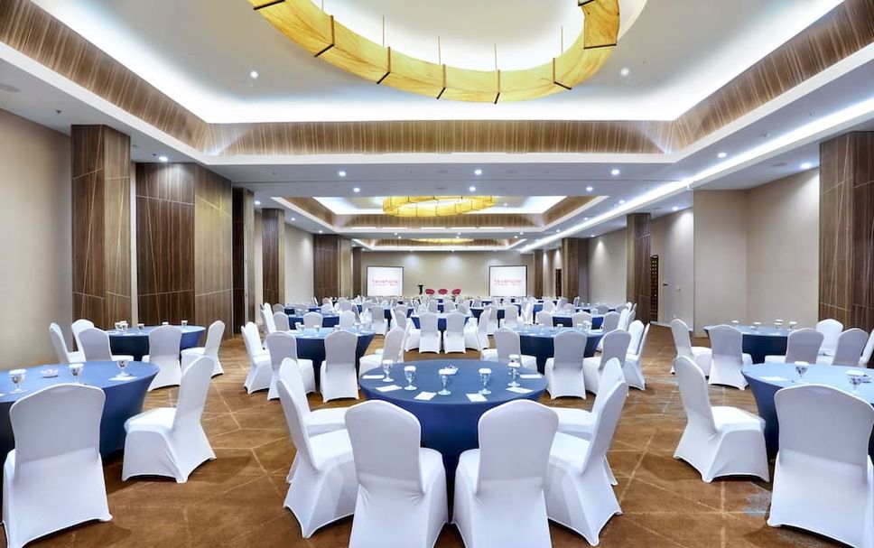 Banquet hall Photo