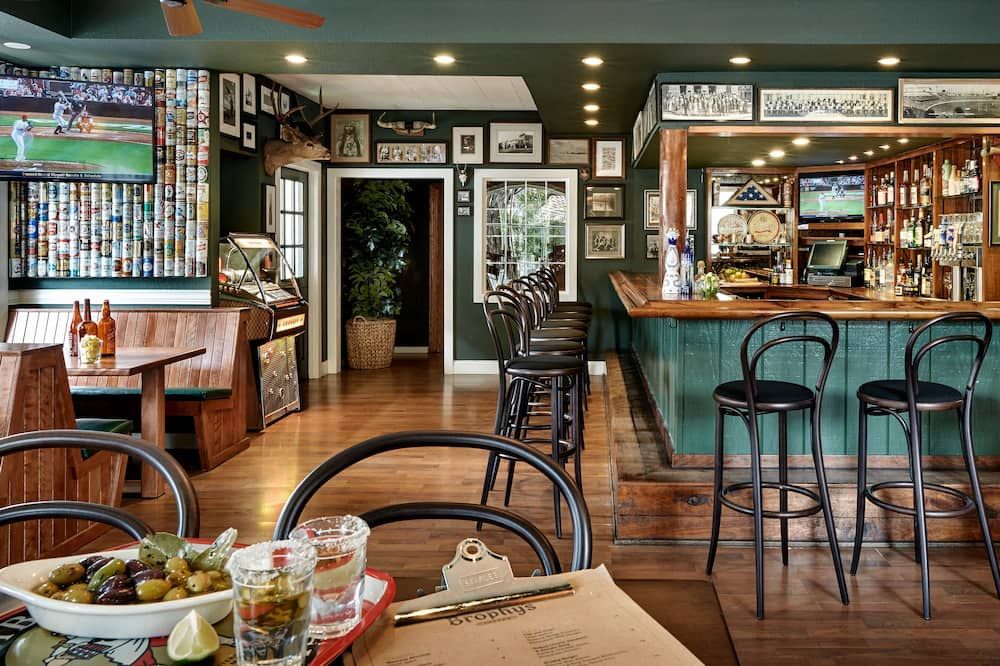 Bar Photo