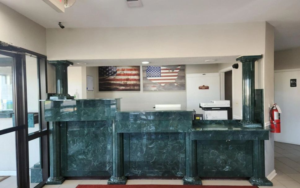 Front desk Photo