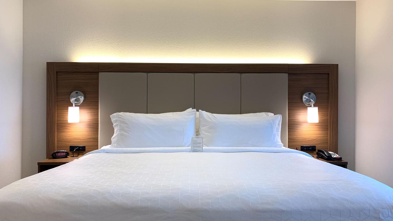 Holiday Inn Express & Suites Danville, An IHG Hotel