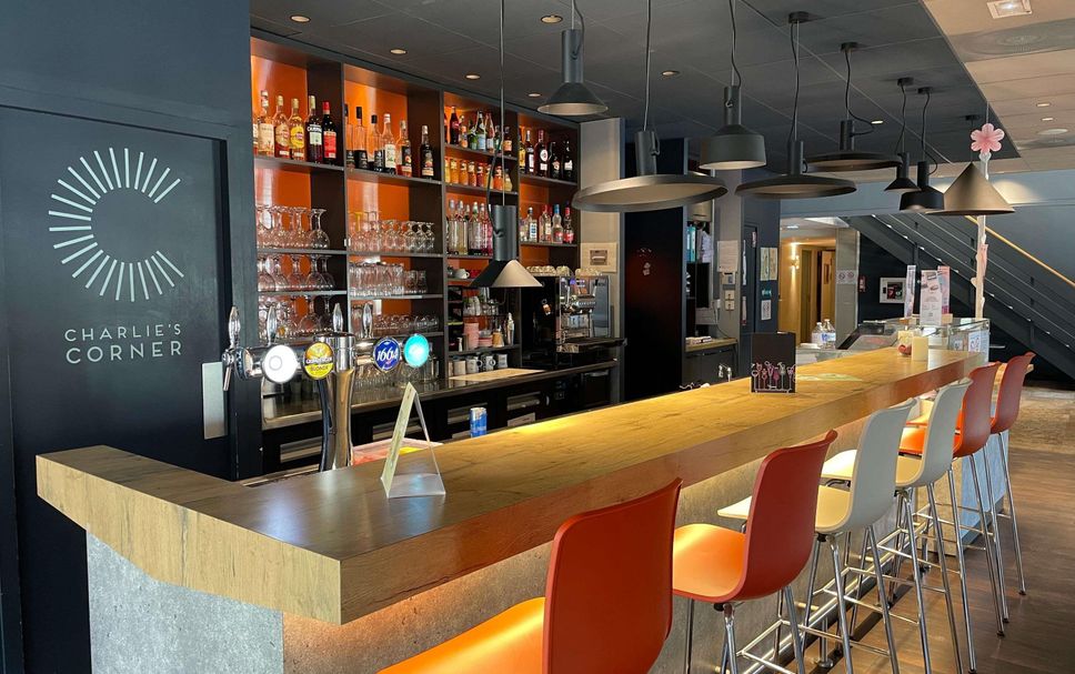 Bar Photo