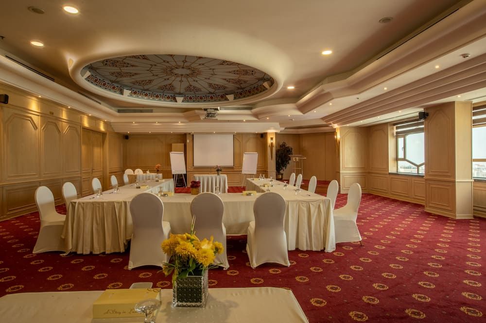 Banquet hall