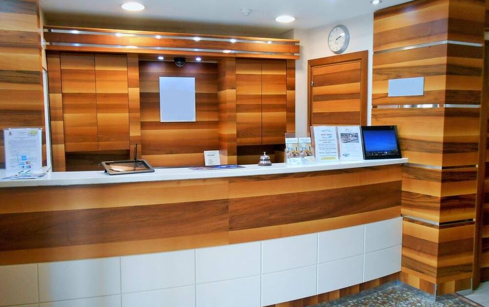 Front desk Photo