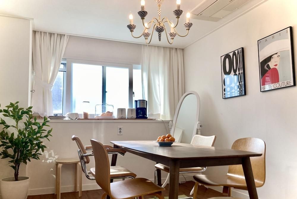 Dining room Photo