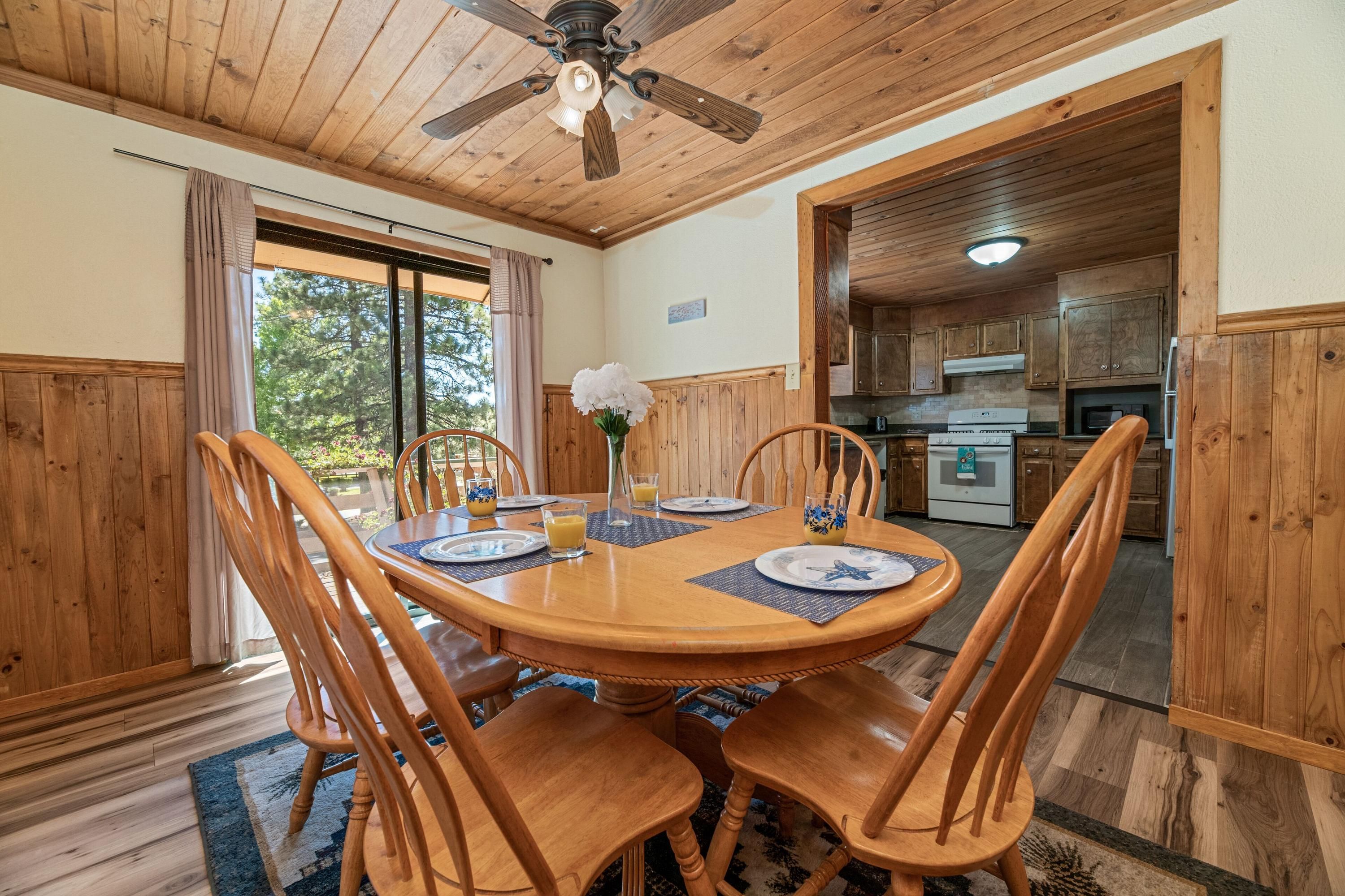 Dining room Photo