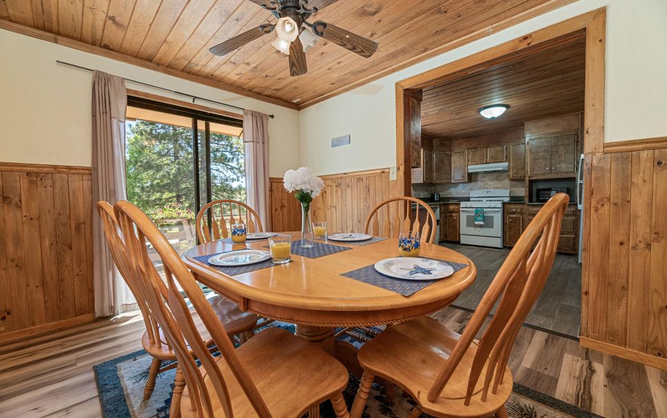 Dining room Photo