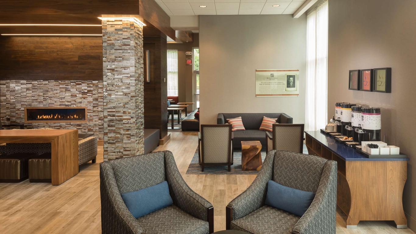 Hampton Inn & Suites-Asheville Biltmore Village, NC