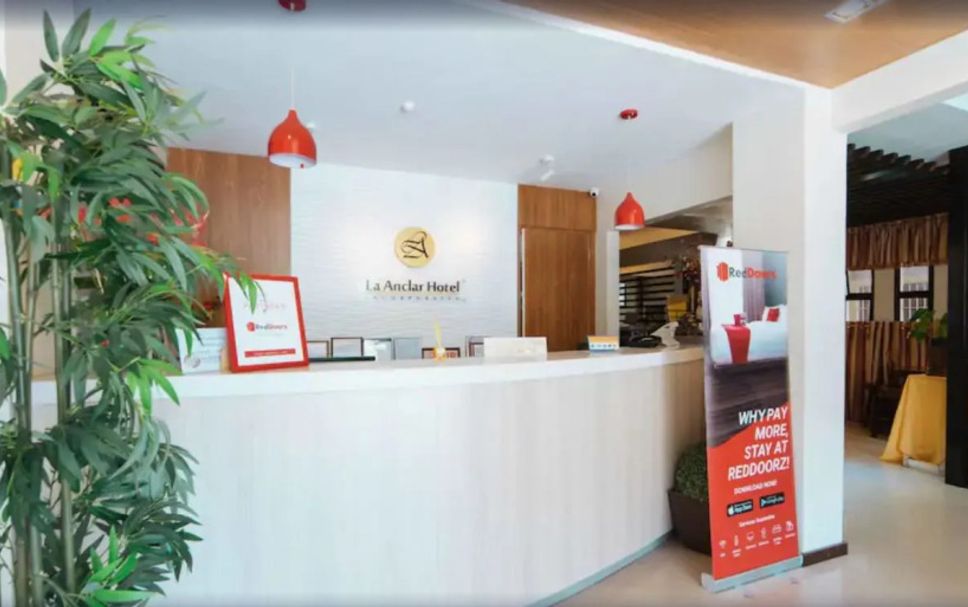 Front desk Photo