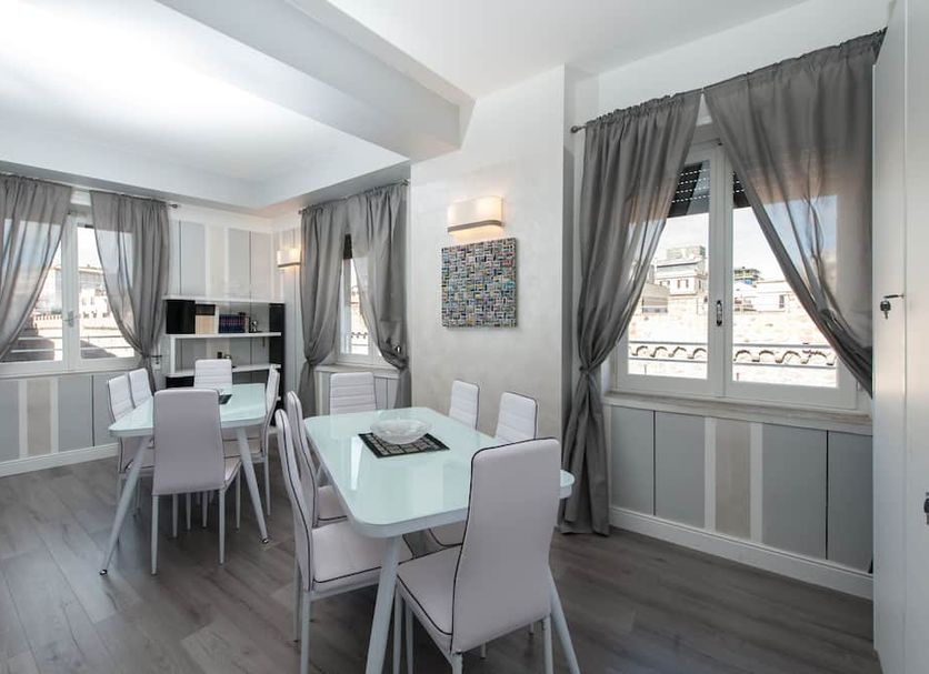 Dining room Photo
