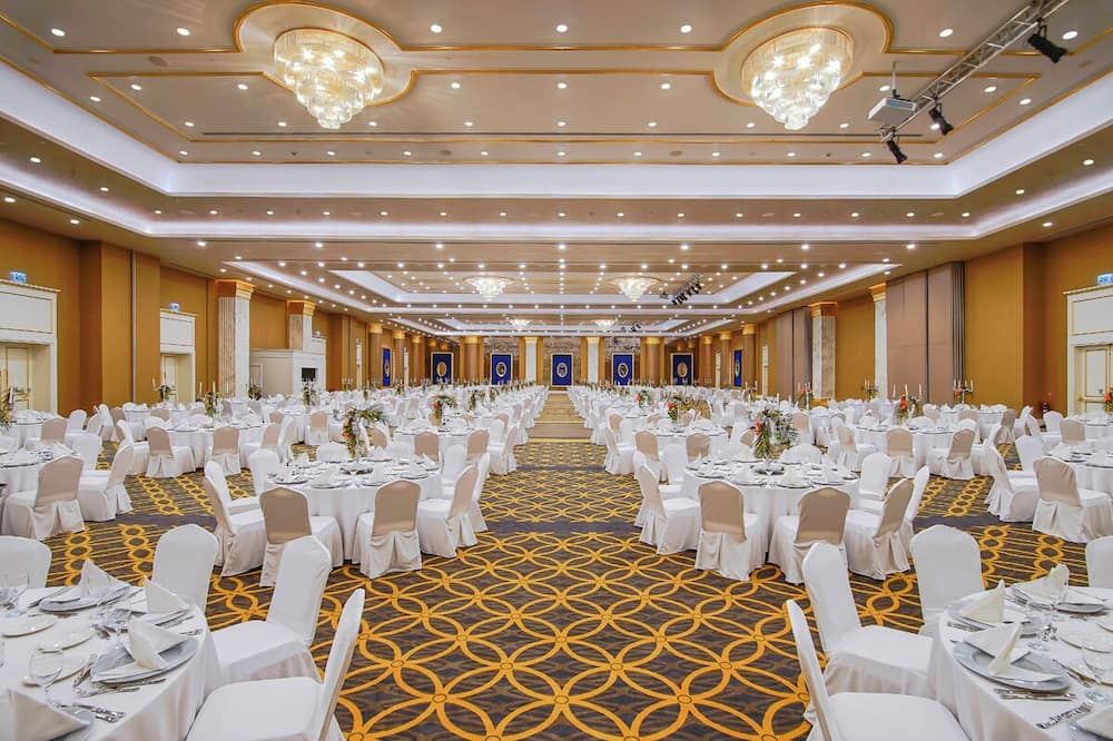 Banquet hall