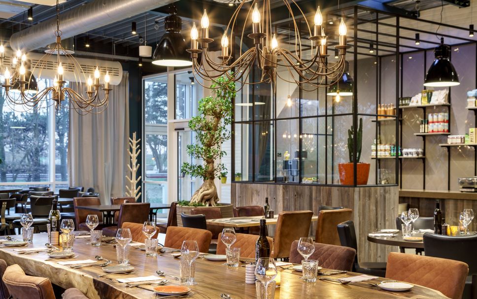Restaurant Photo