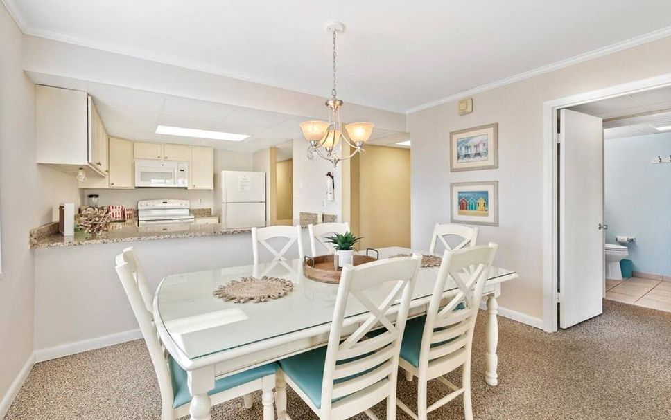 Dining room Photo