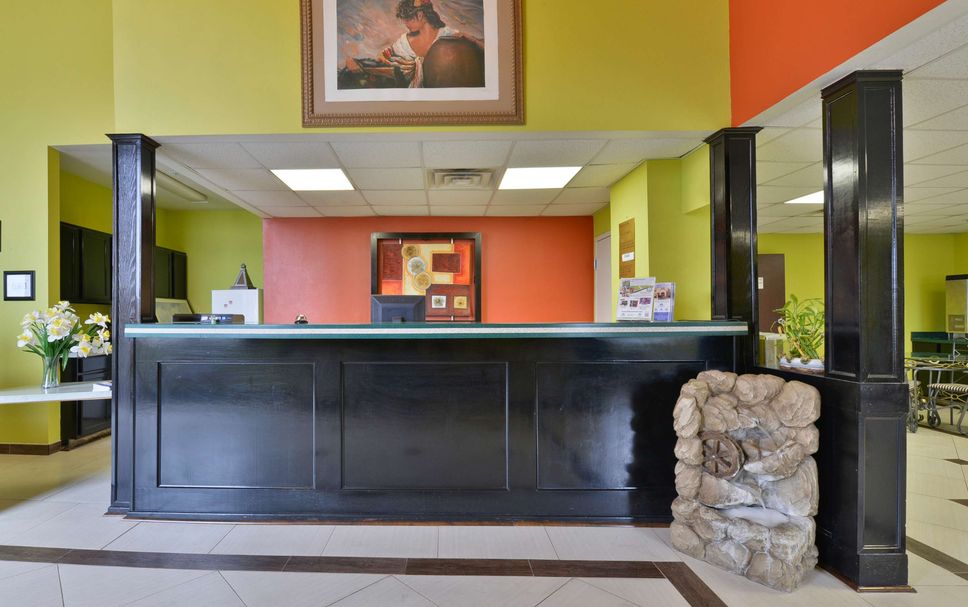 Front desk Photo