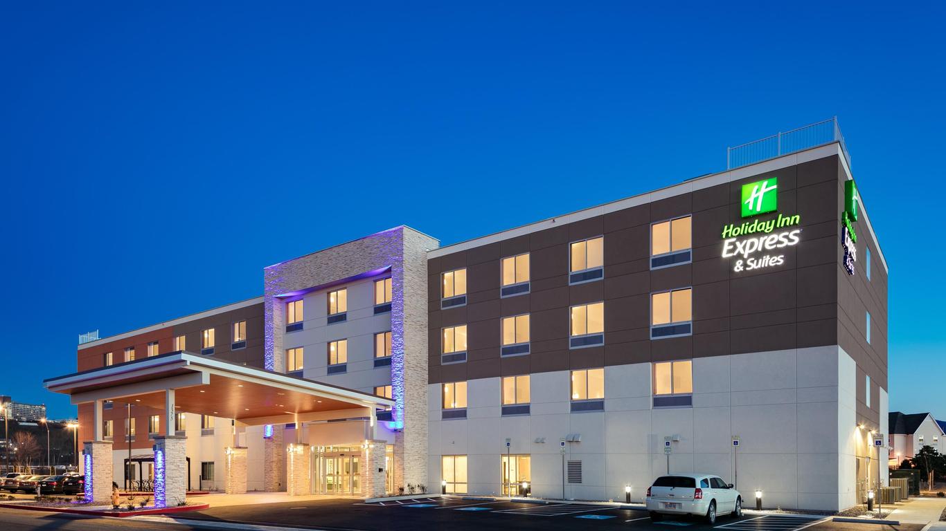 Holiday Inn Express & Suites Medford