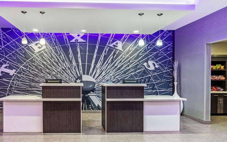 Front desk Photo