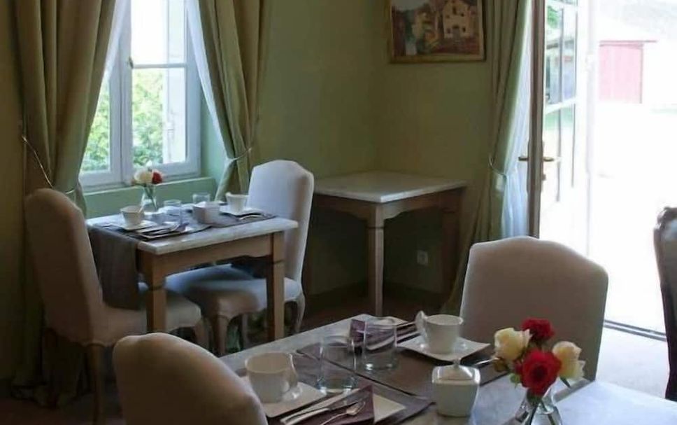 Dining room Photo