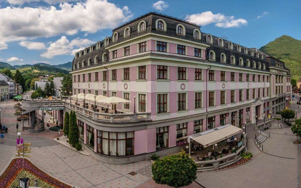 Building Photo