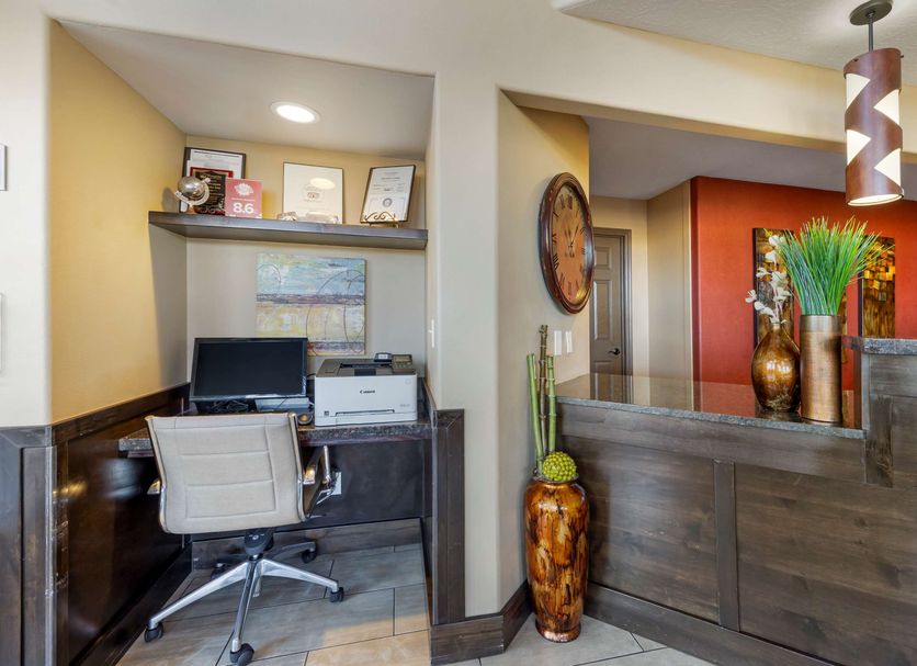 Front desk Photo