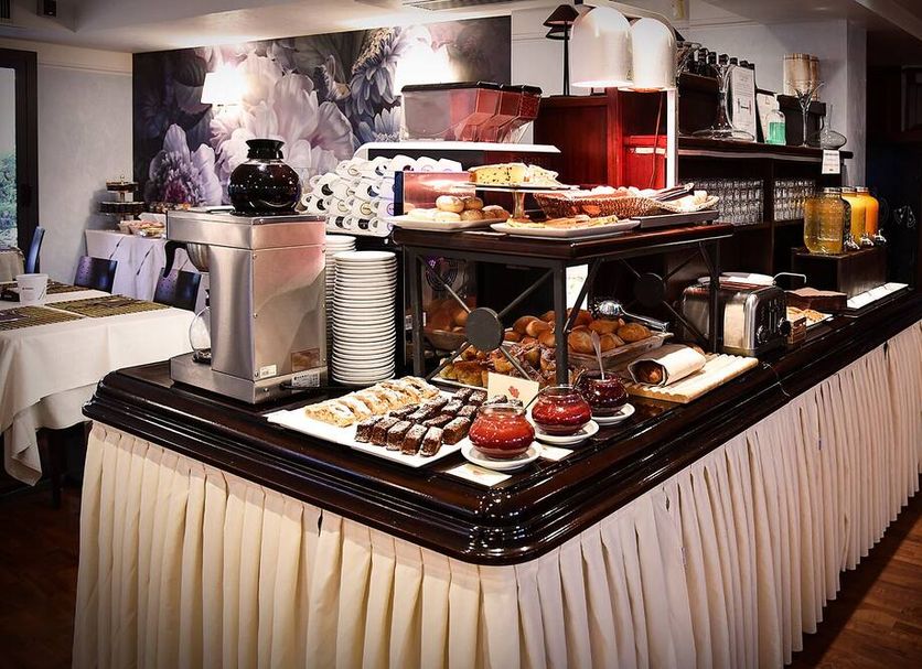Buffet Photo
