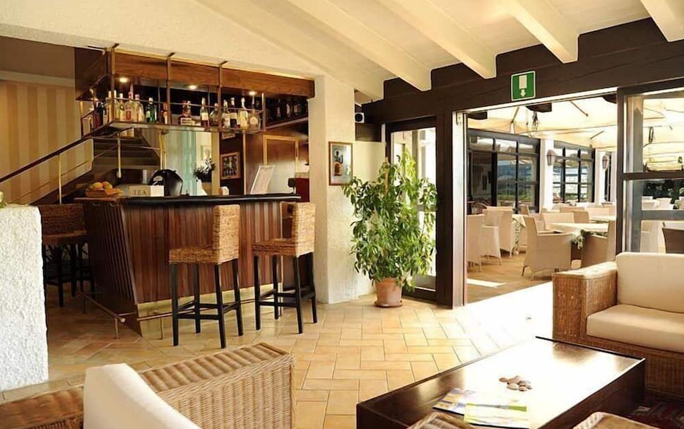 Bar Photo