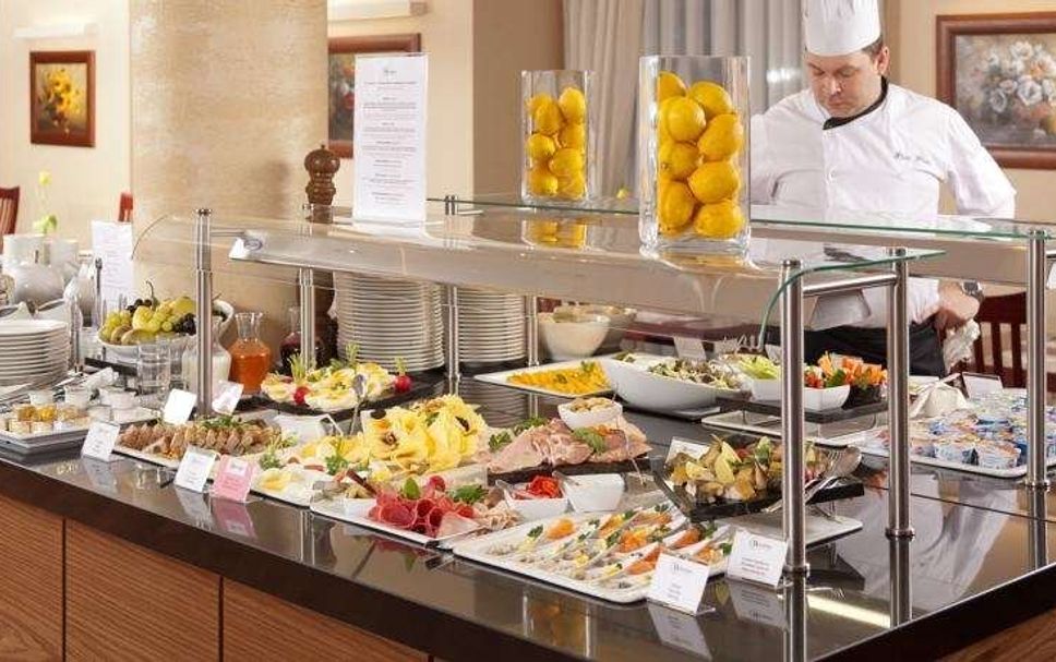 Buffet Photo