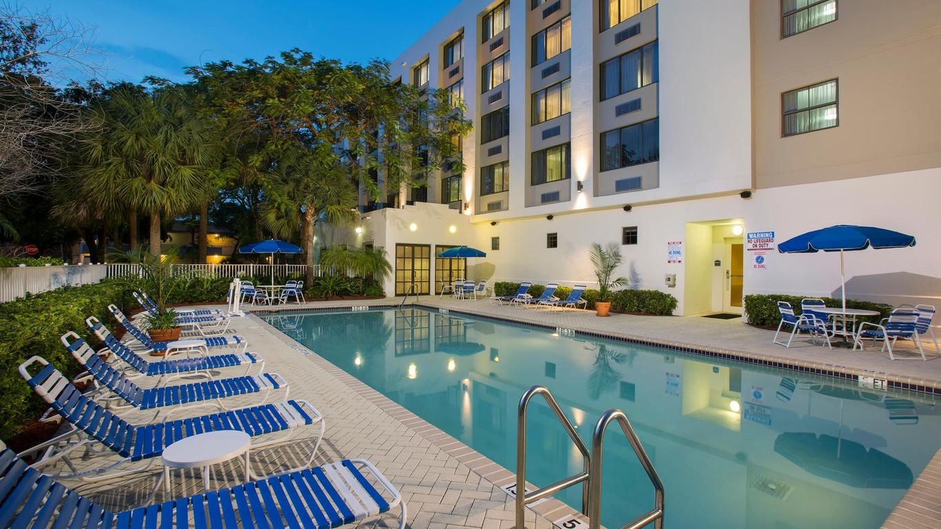 Holiday Inn Express Hotel & Suites Ft. Lauderdale-Plantation, An IHG Hotel
