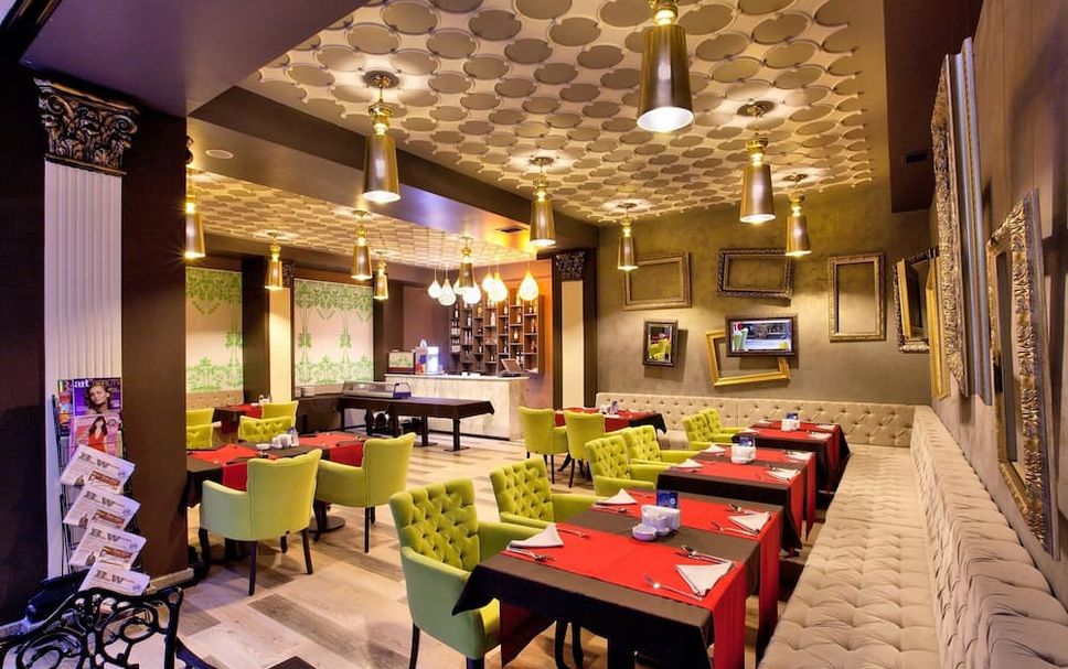 Restaurant Photo