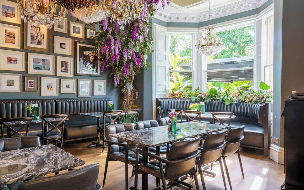 Restaurant Photo