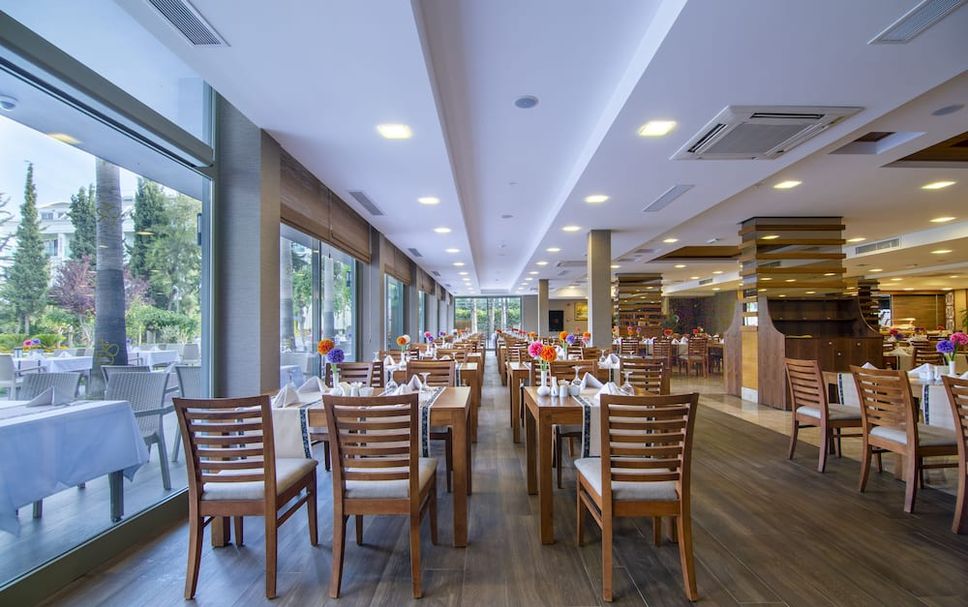 Restaurant Photo
