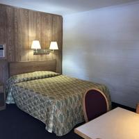 cheap hotels in cadillac mi