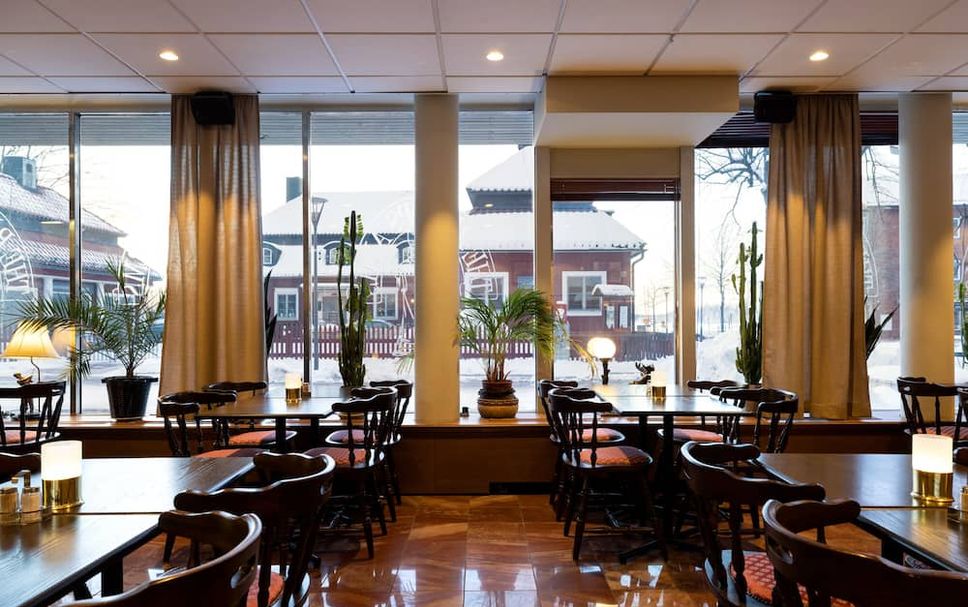 Restaurant Photo