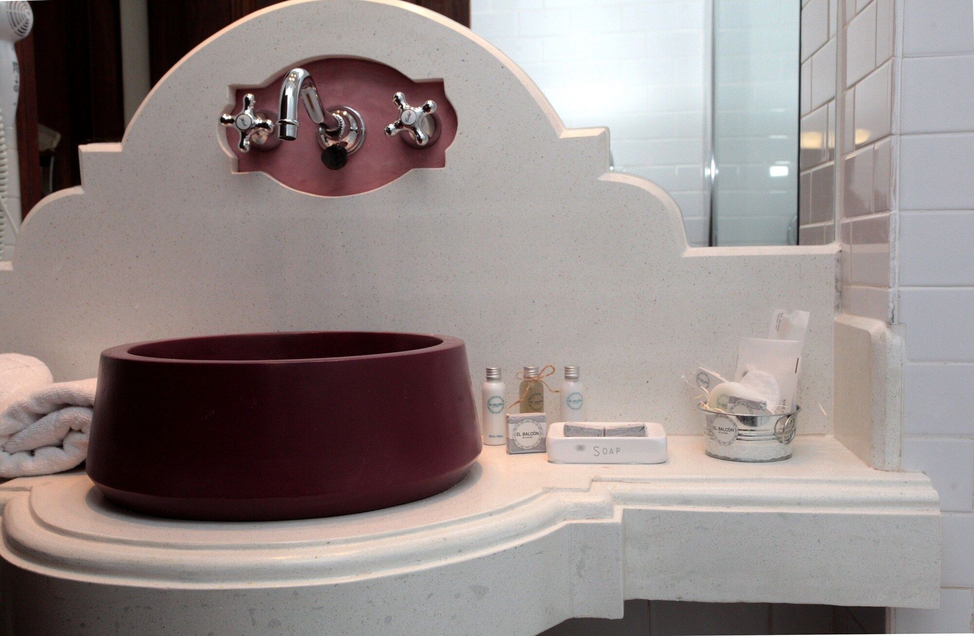 Room amenity