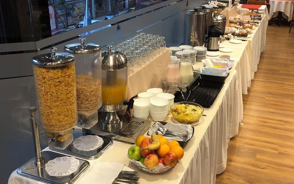 Buffet Photo