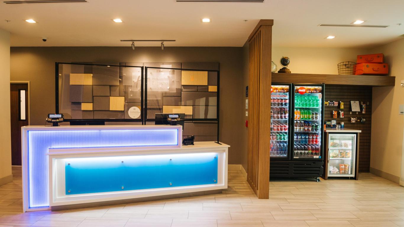 Holiday Inn Express & Suites Birmingham - Homewood