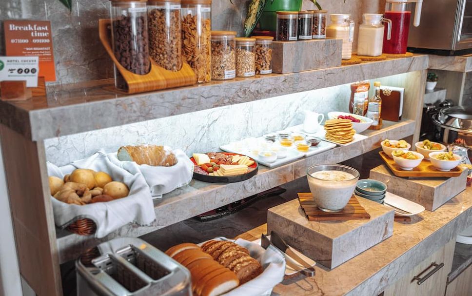 Buffet Photo