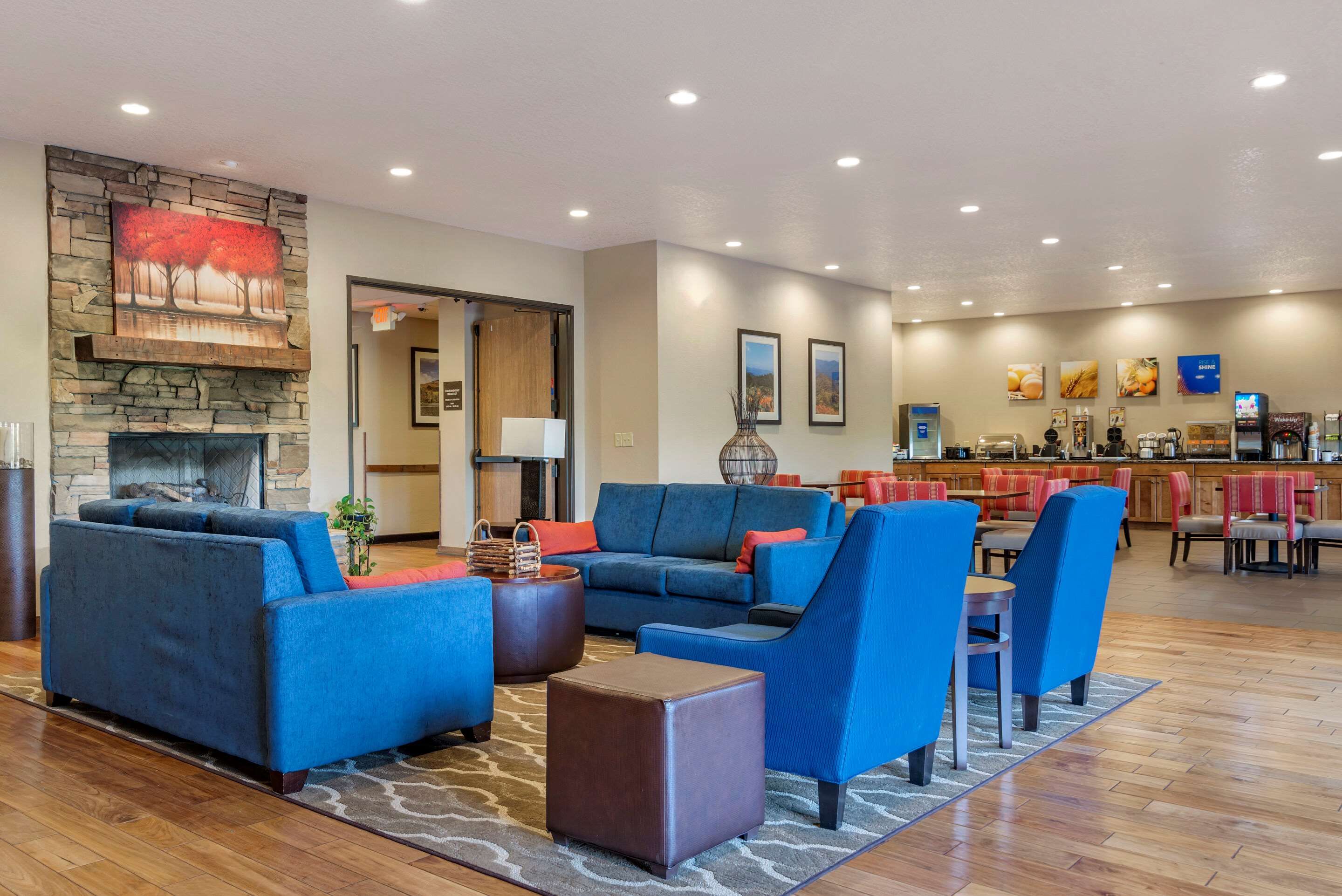 Dining room Photo