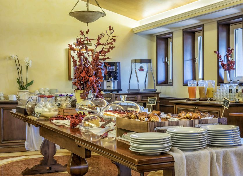 Buffet Photo