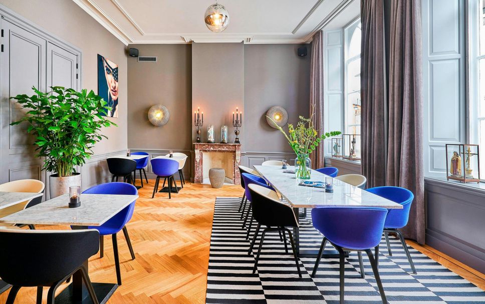 Restaurant Photo