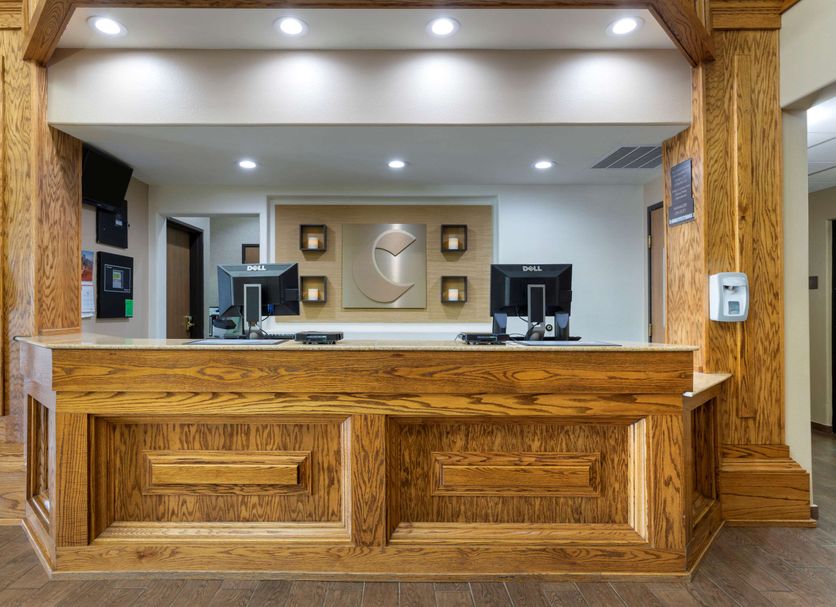 Front desk Photo