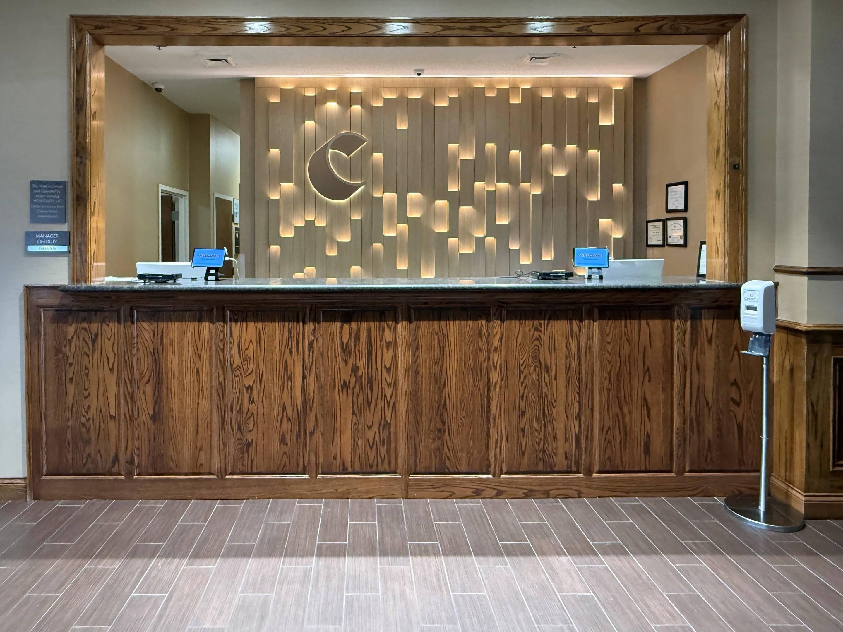 Front desk Photo
