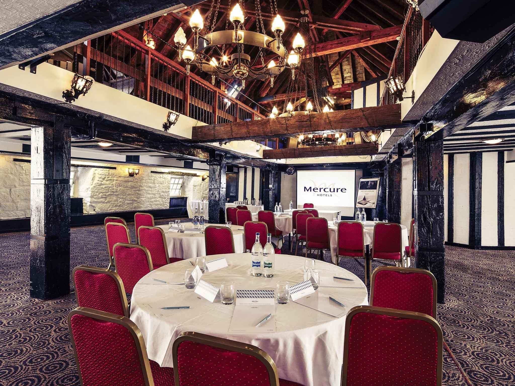 Banquet hall