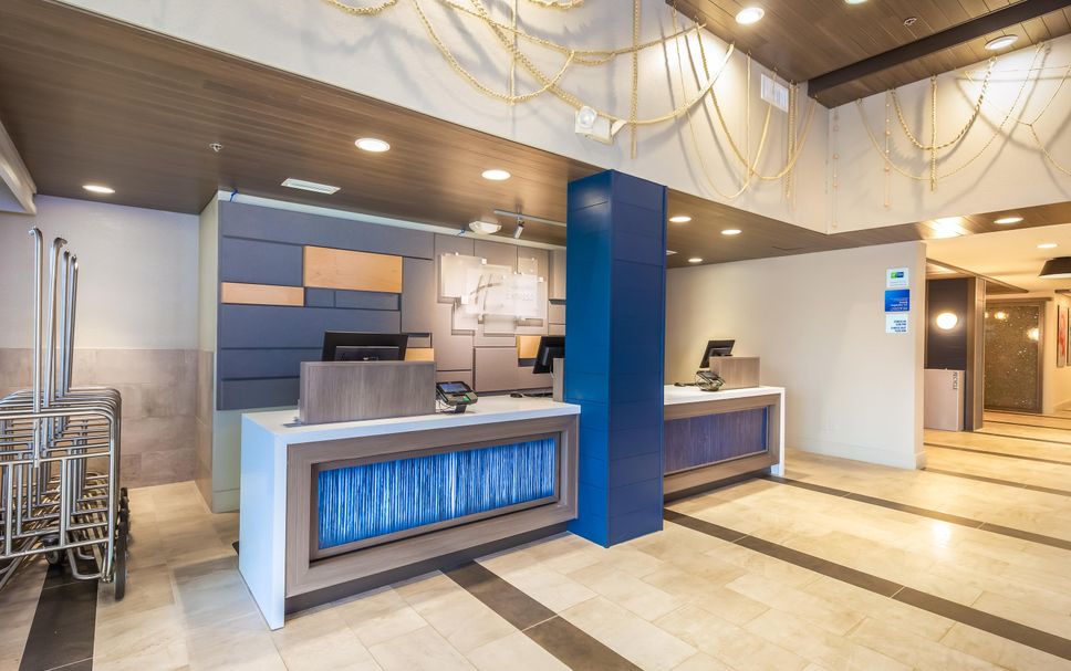 Front desk Photo