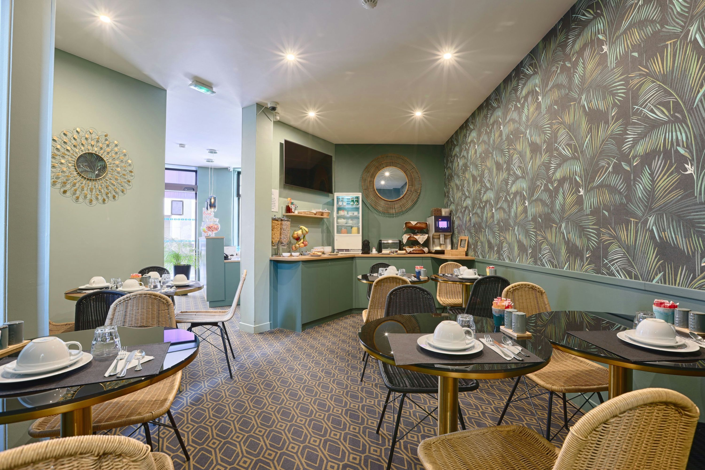 Restaurant Photo