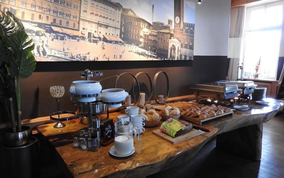 Buffet Photo