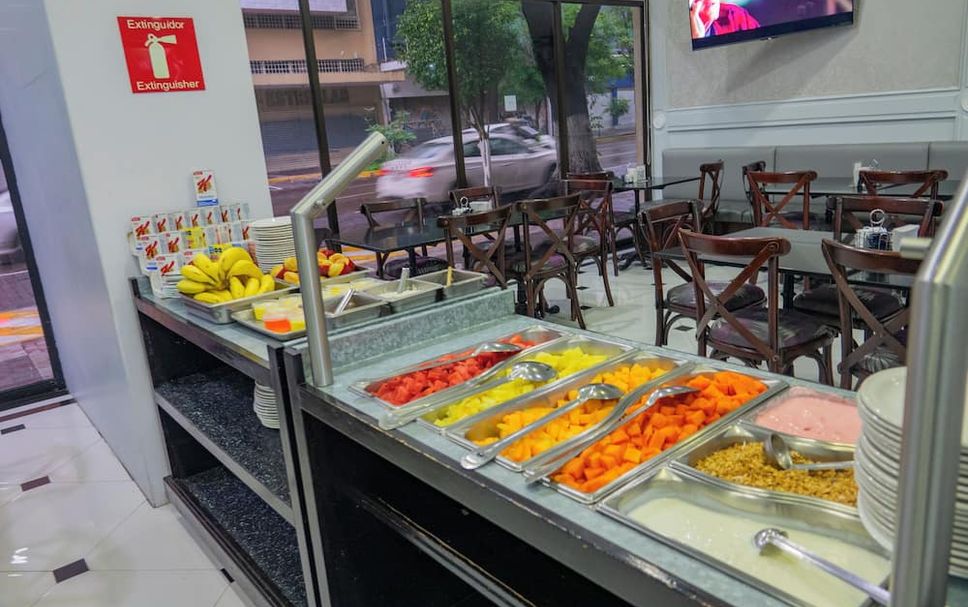 Buffet Photo