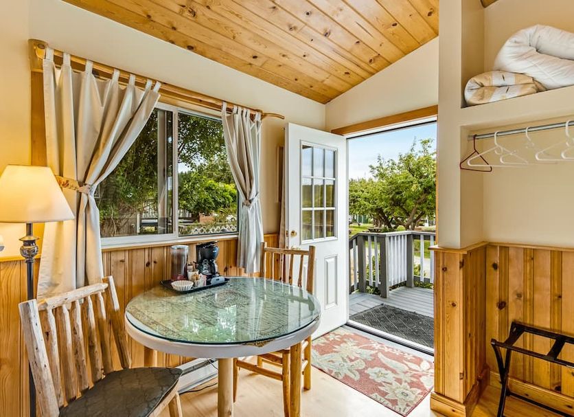 Dining room Photo
