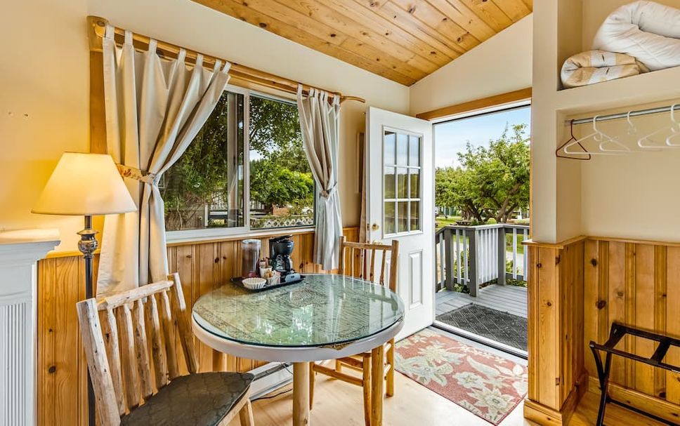 Dining room Photo